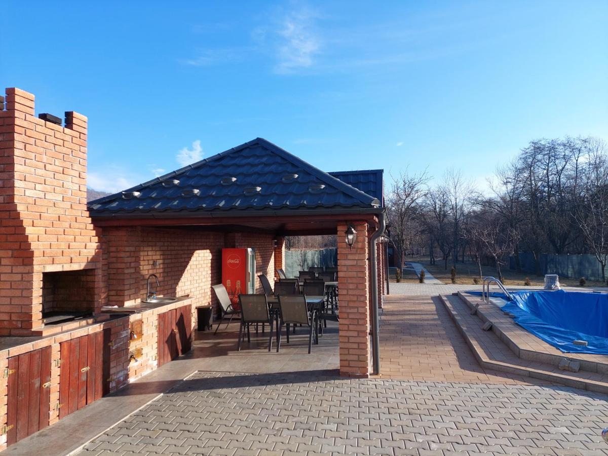 Pensiunea Happy Day Horezu Exterior foto